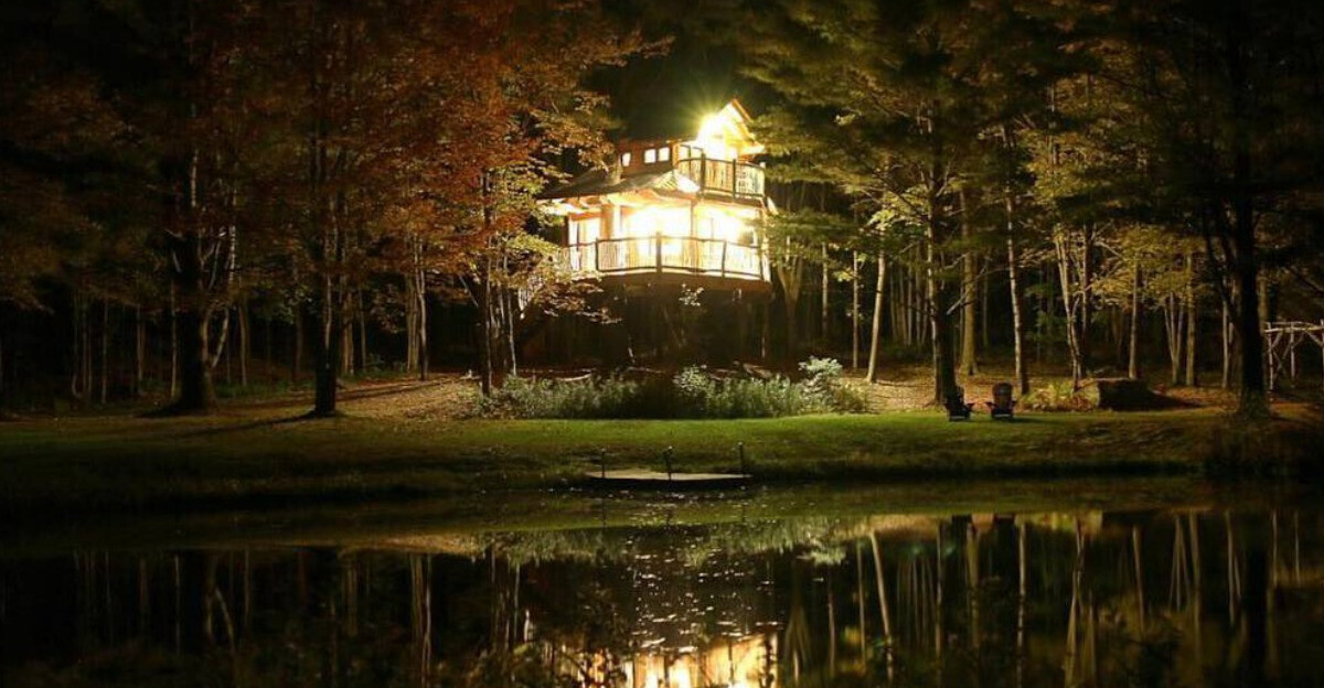 9 unique stays in Vermont — from treehouses to Hobbit holes